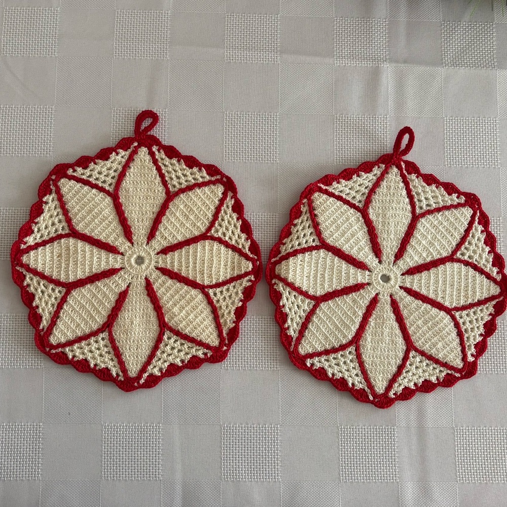 2 Vintage Red/White Star Hand Crochet Pot Holders/Trivets